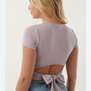 Garage Women’s Lavender Ribbed Tie-Back Short Sleeve Top. Size M/L